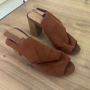 Chinese Laundry Bestie Suede Open Peep Toe Bootie Heeled Sandal Chestnut